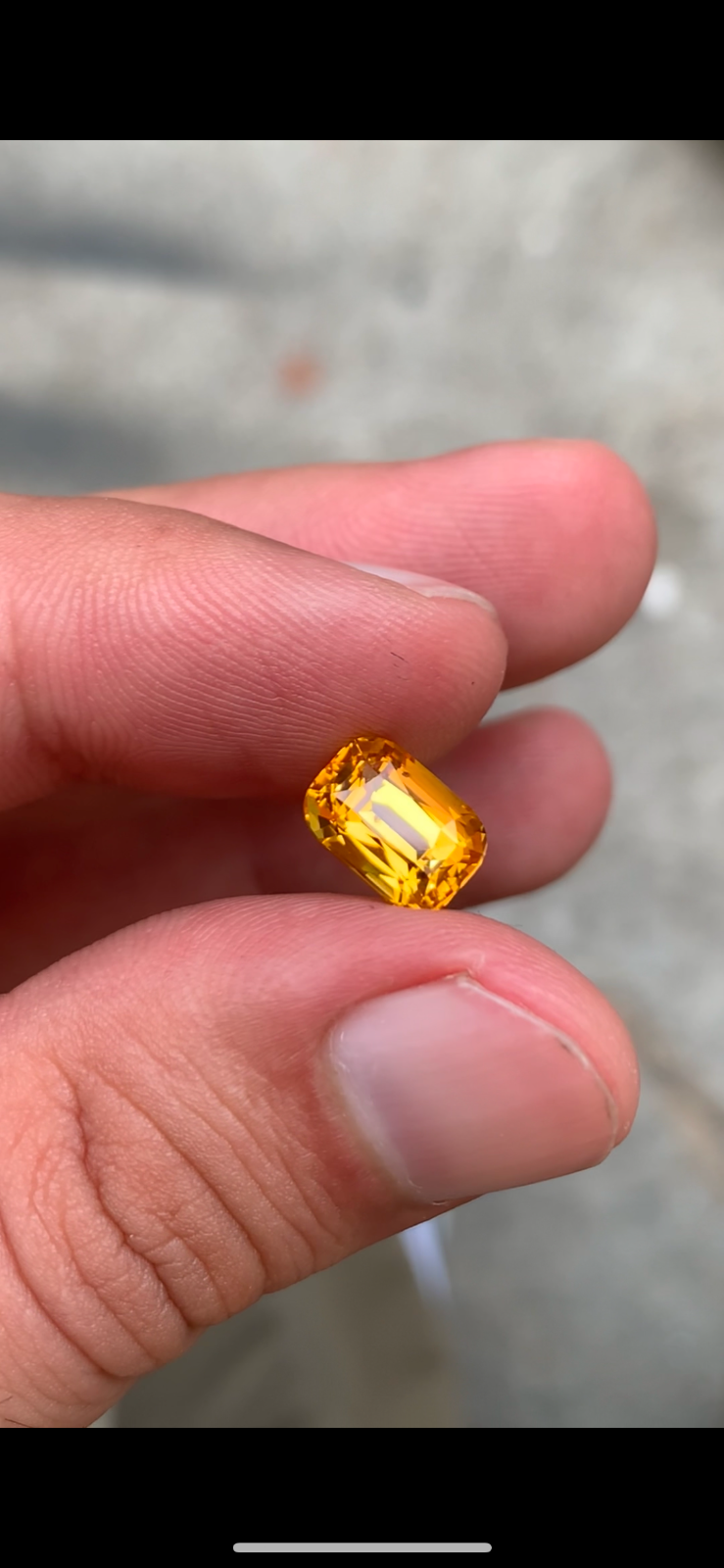 4.20ct Long cushion sapphire image 2 of 6