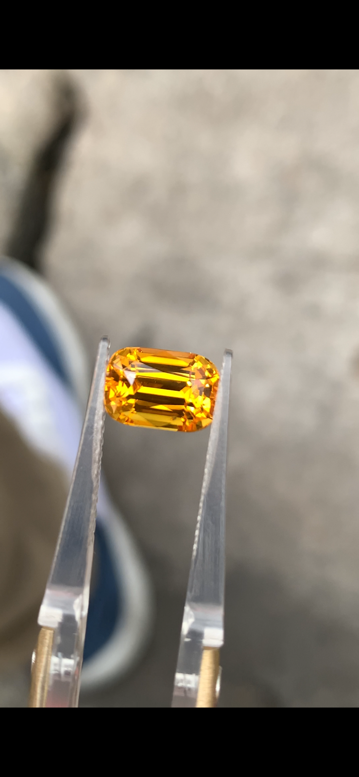 4.20ct Cushion sapphire image 4 of 5
