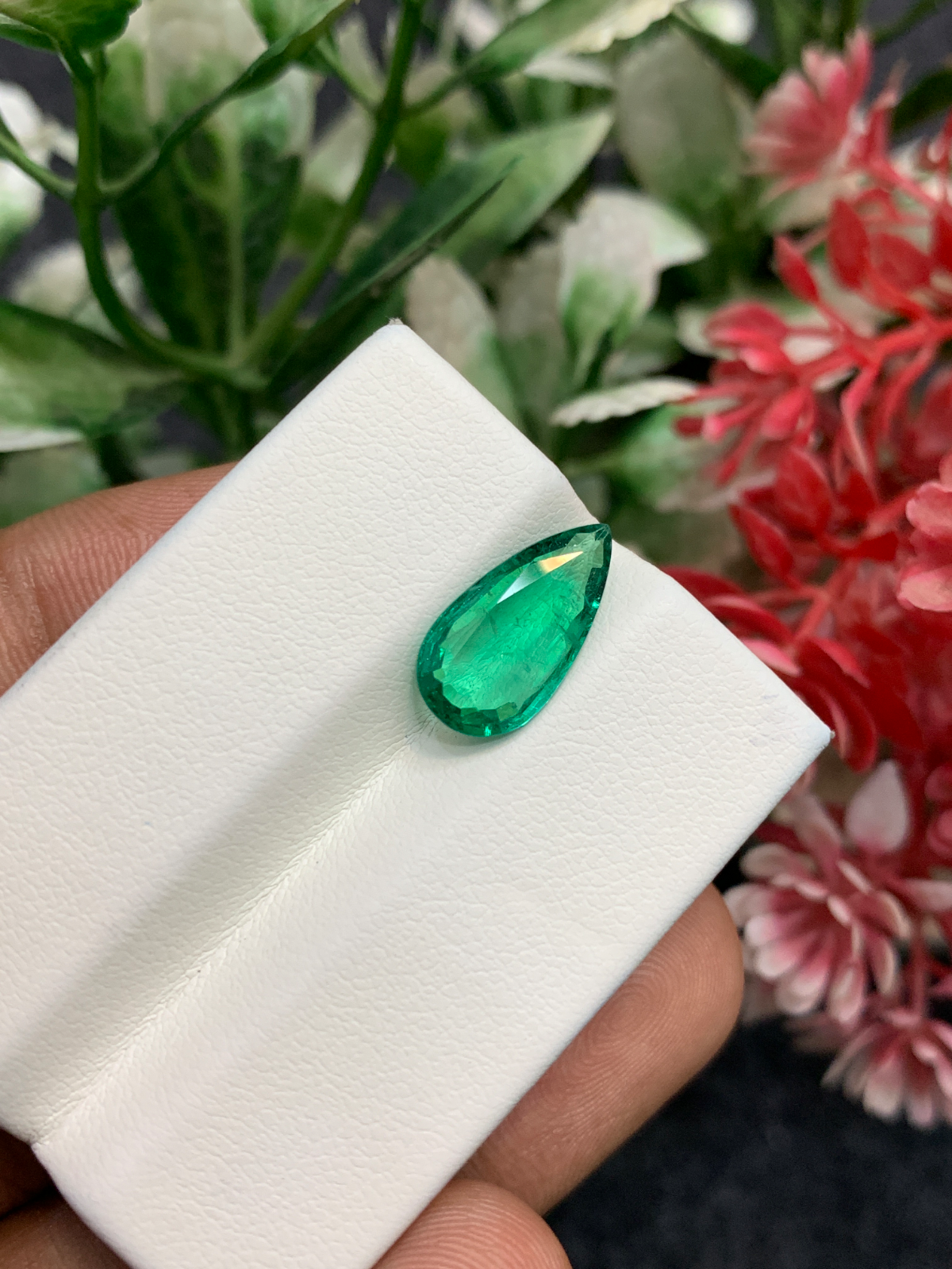 2.60ct Pear emerald image 4 of 5