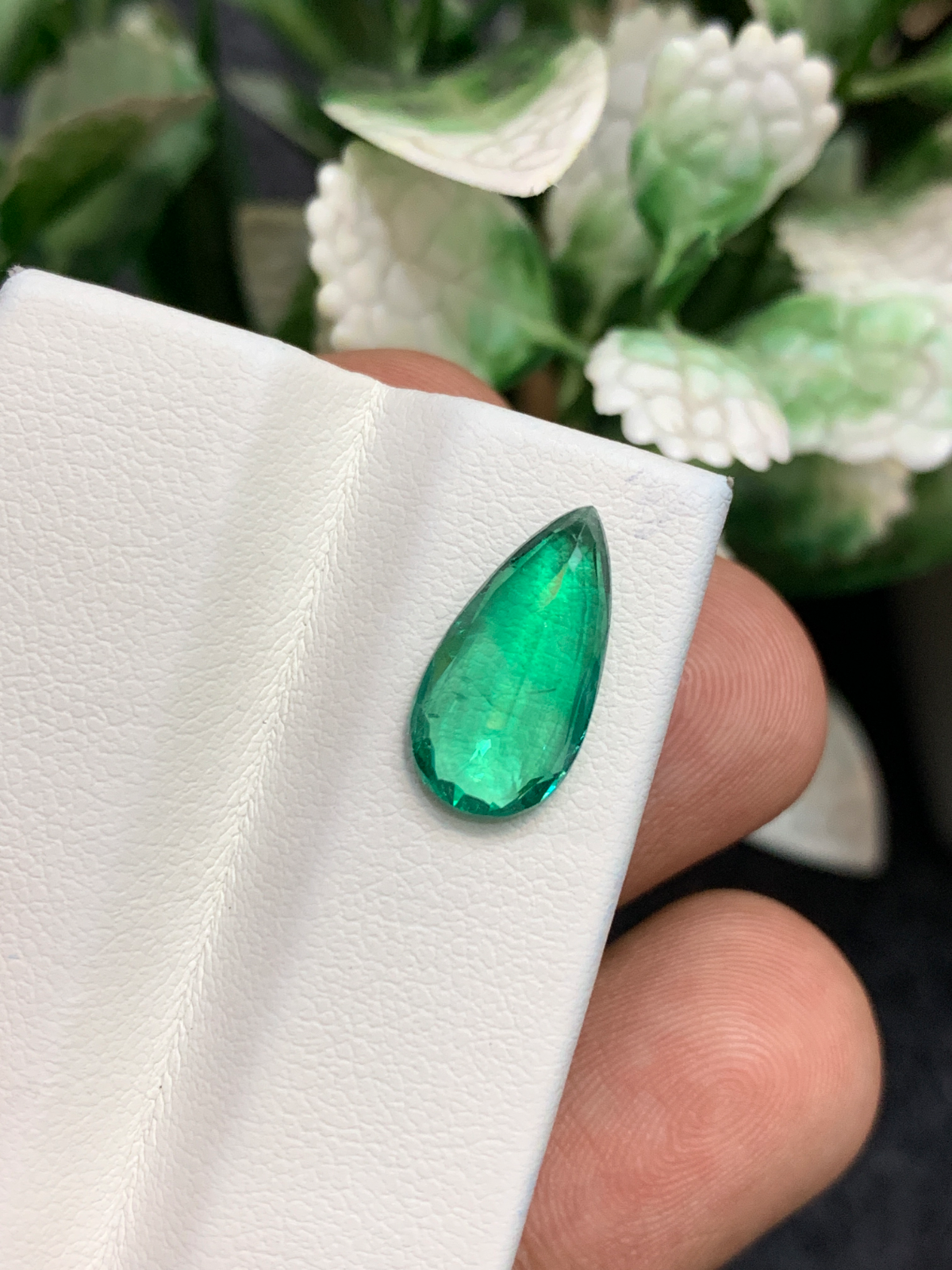 2.60ct Pear emerald