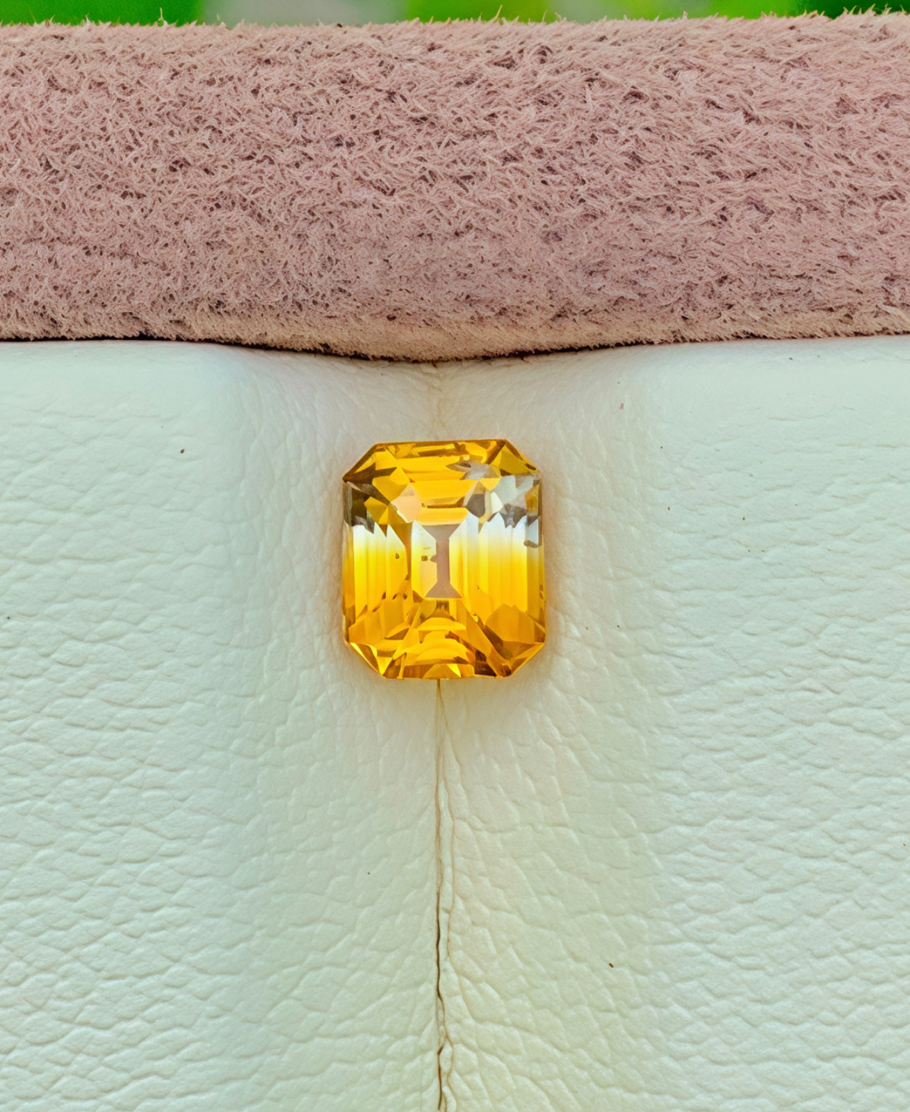 1.05ct Ocatgon sapphire image 4 of 4