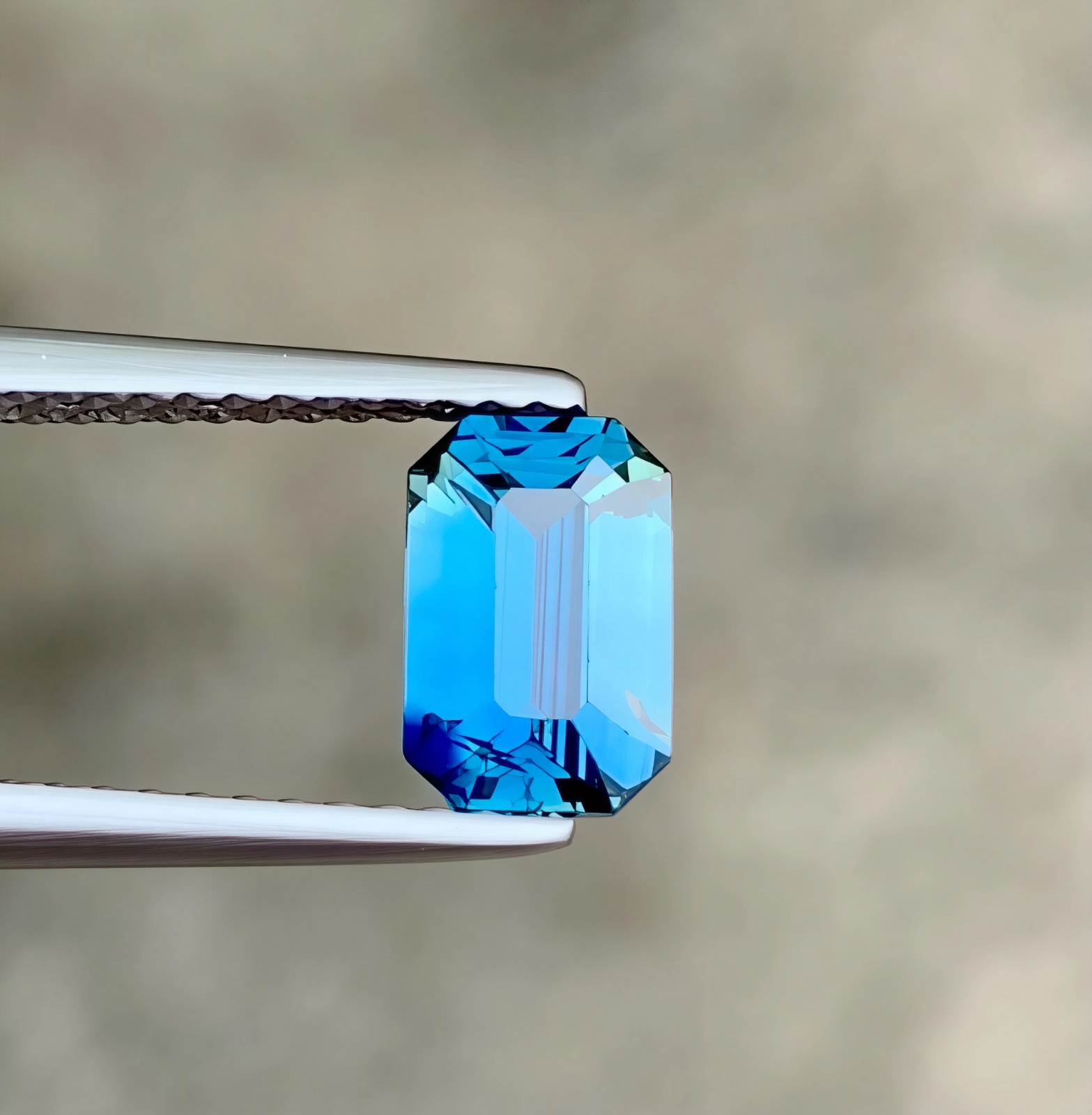 1.18ct Octagon sapphire image 2 of 2
