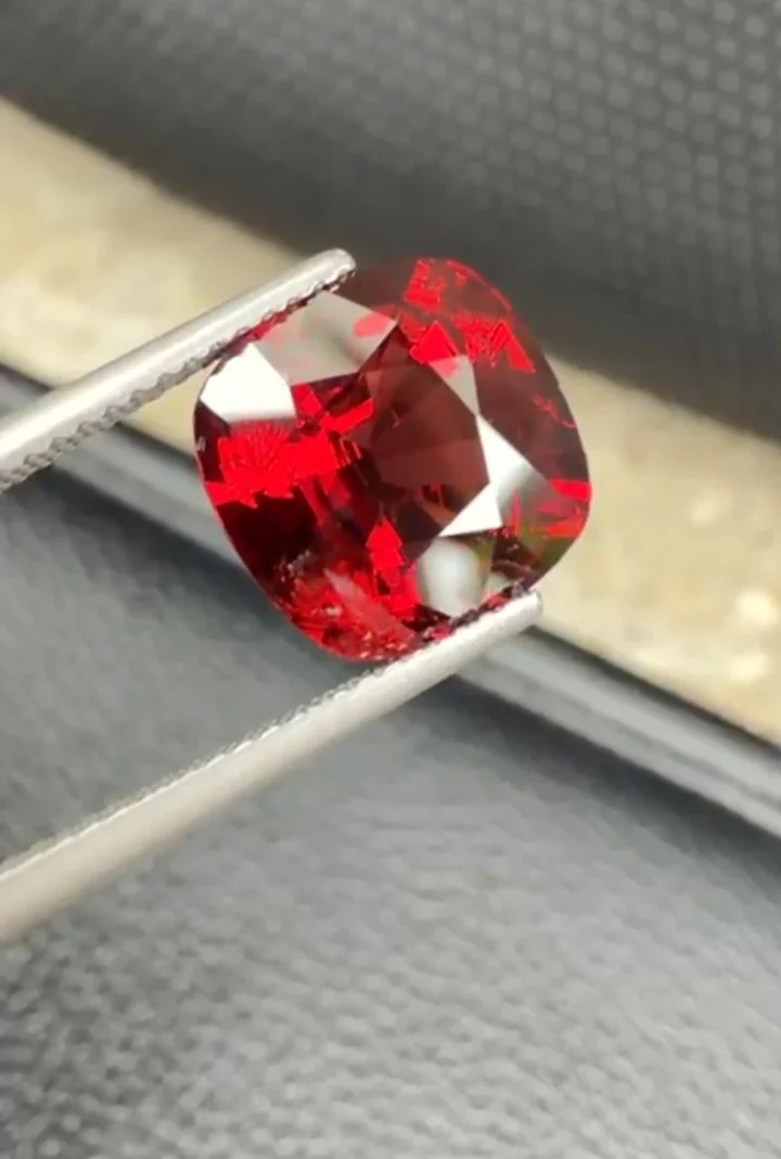5.16ct Modified Brilliant spinel image 2 of 2