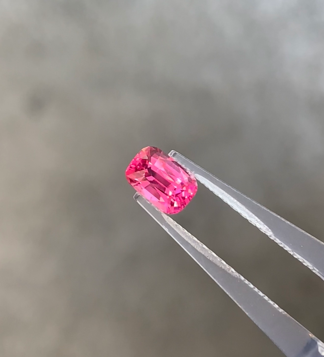 1.00ct Cushion spinel image 4 of 4