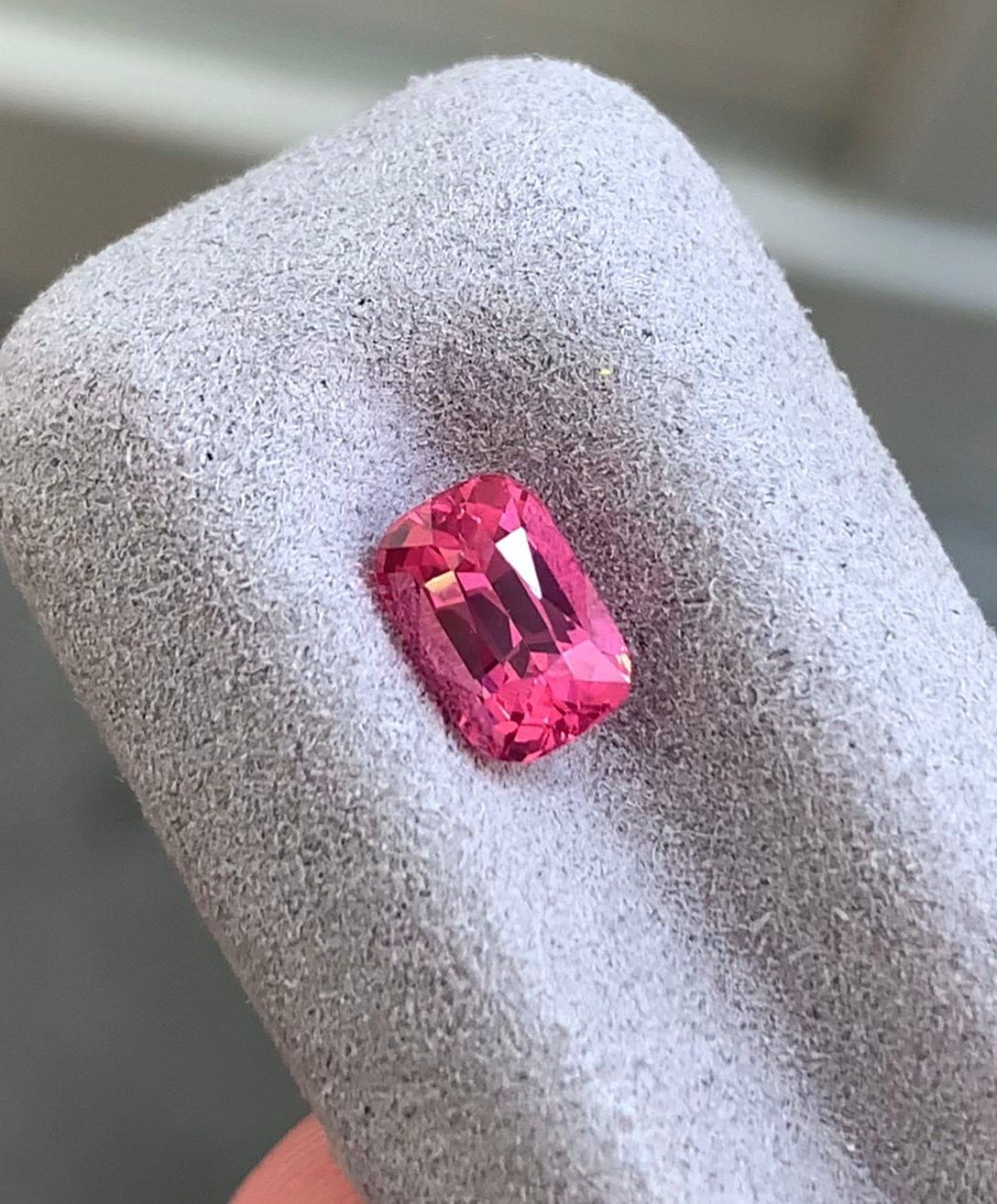 1.00ct Cushion spinel